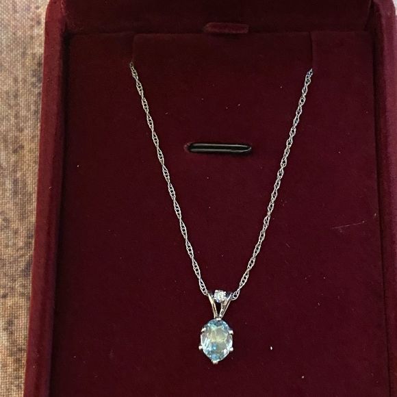Estate Necklace 14k White Gold and Aquamarine Pendant Necklace - Picture 15 of 15